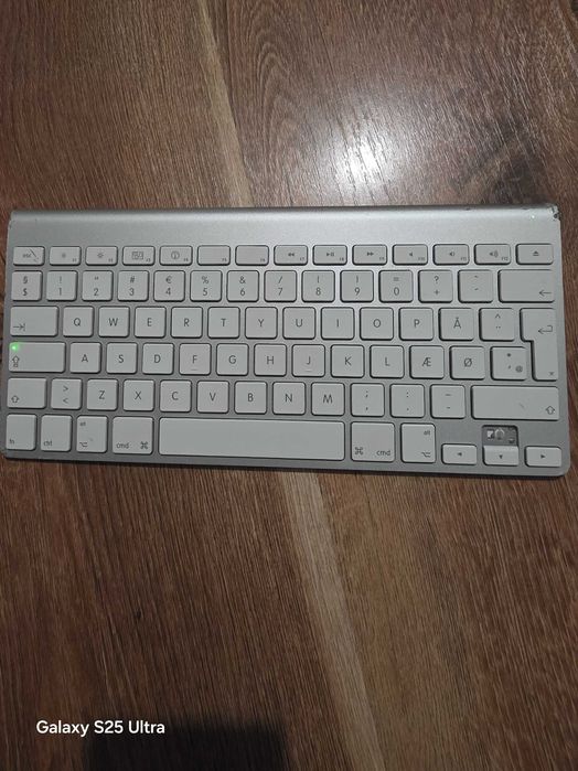 Tastatura apple wireless A1314/dock cu tastatură Apple iPad A1359