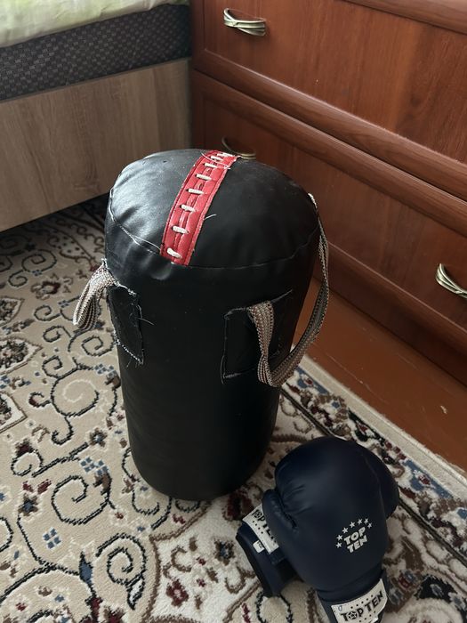 Продам боксерскую грушу
