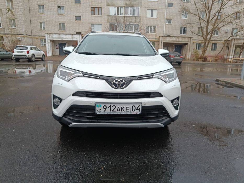 ToyotaRAV4 автомат2.5 Европеец