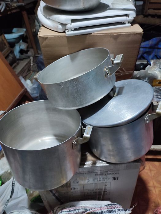 Продам  кастрюли.