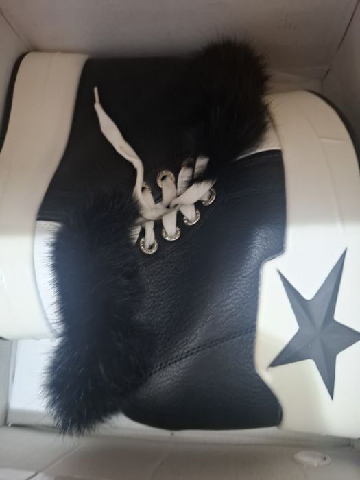 Продам ботинки 35 размера