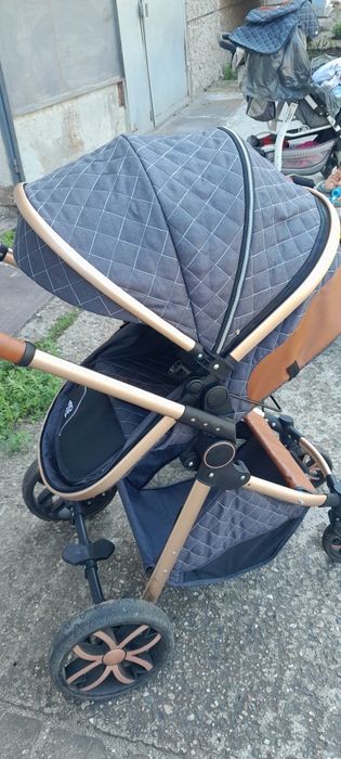 Бебешка количка Moni Alma