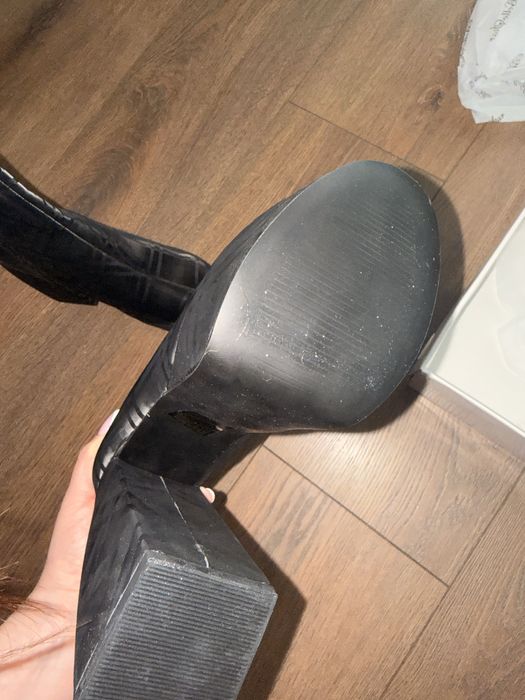 Дамски черни боти с висок дебел ток и платформа