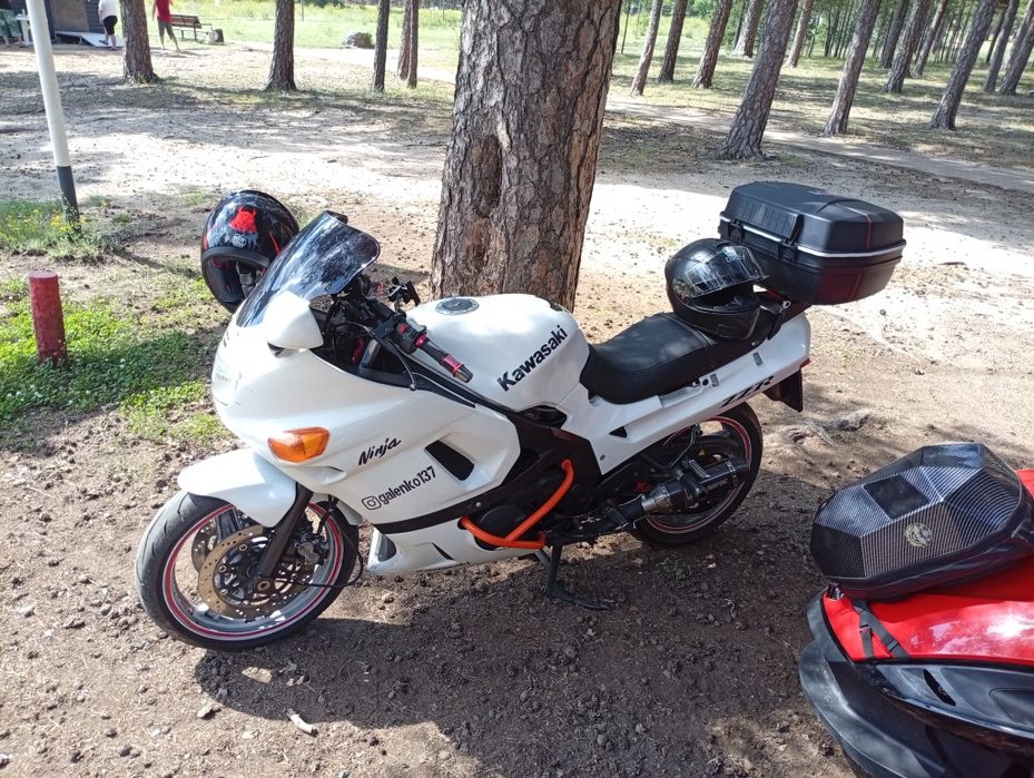 Kawasaki zzr 400