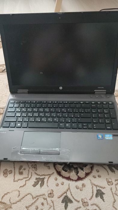 Ноутбук HP в рабочем состояний