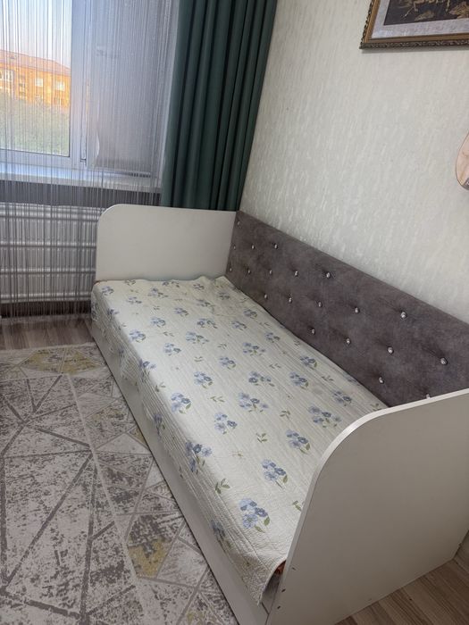 Срочно продам стол кровать стол для учебы
