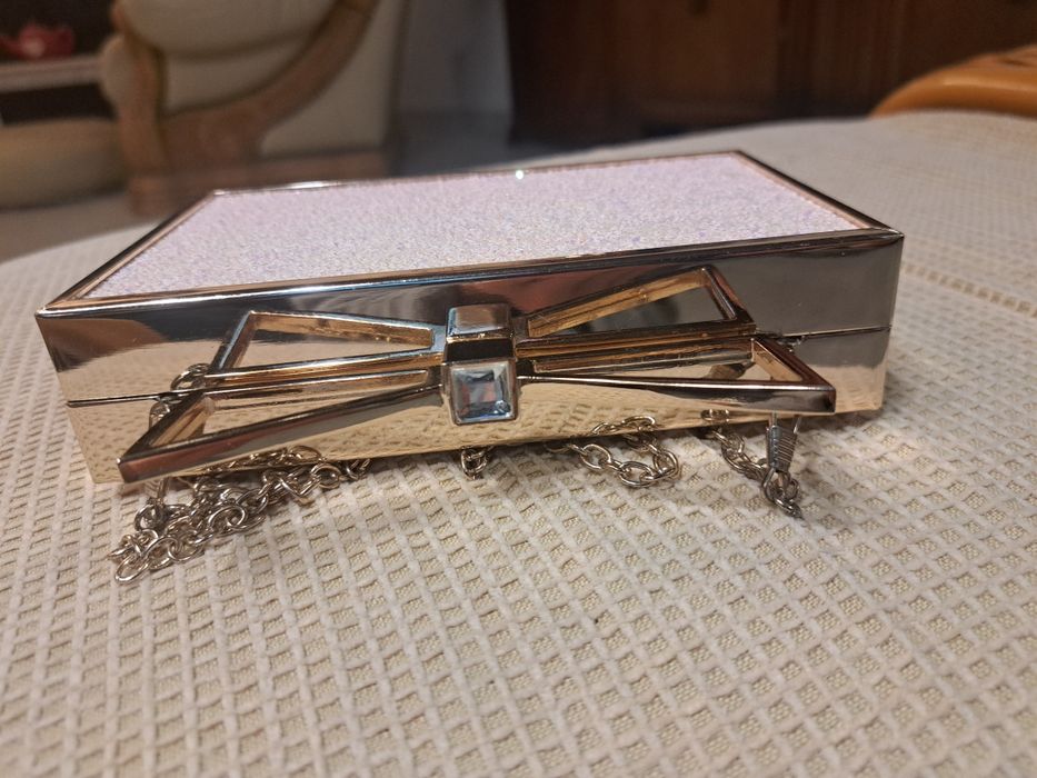 Дамска чантичка в розово