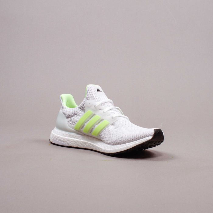 Обувки дамски обувки  ADIDAS ULTRABOOST DNA 5.0 размер  39 1/3