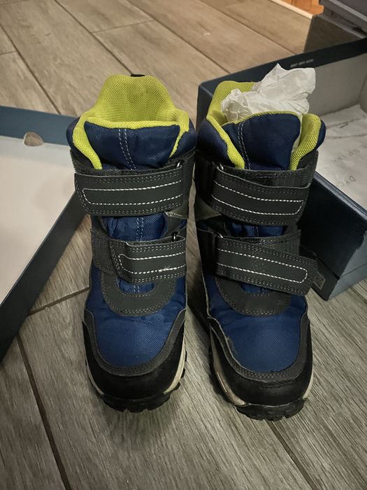 Продавам детски ботуши Geox 33 номер