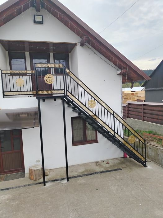 Scări interioare și exterioare, balustrade, etc.