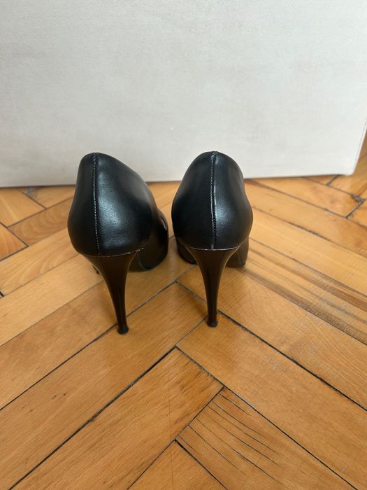 Черни обувки на ток