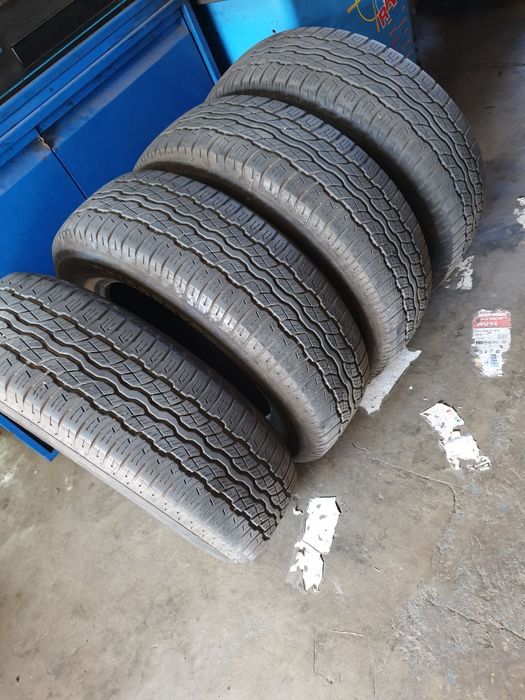 225/65R17 Bridgestone