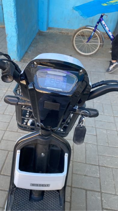 Продам электро скутер срочно