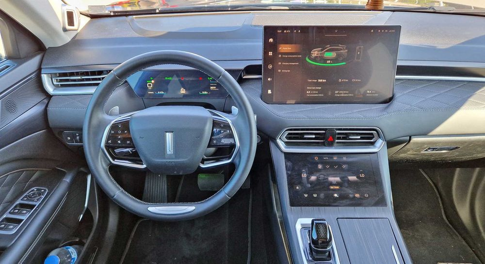 WEY 03 Premium FWD, PlugInHibryd, 34 кВт/ч, 367 к.с., 9HDCT, 500nm