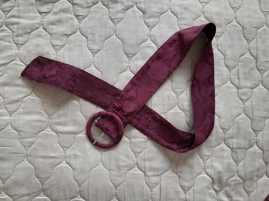 Rochie eleganta scurta burgundy mov inchis zara nepurtata