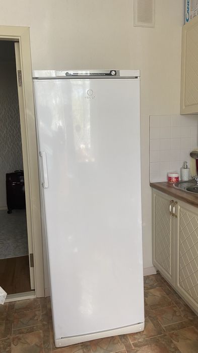 Морозильная камера Indesit