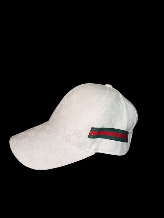Gucci шапки в два цвята