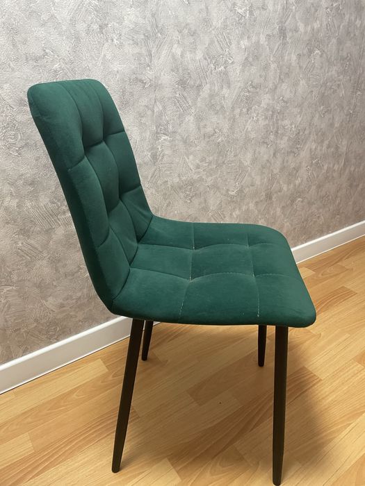 Продам стулья велюровые 4 штуки