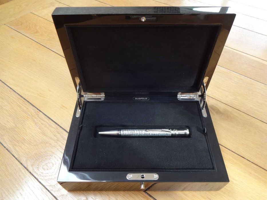 Продавам луксозен Parker Duofold Esparto Sterling Silver Ballpoint