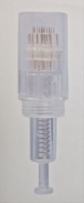 Set capete microdermabraziune cu diamante și cartuse microneedling