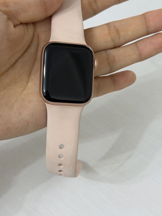 Продам apple watch se 40 mm