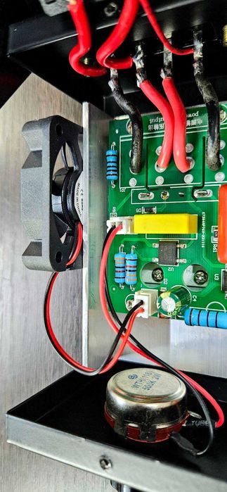 Регулятор напряжения