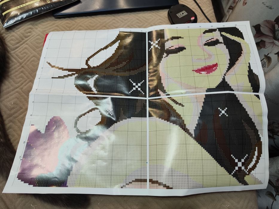 Продам вышивку крестиком "Девушка"