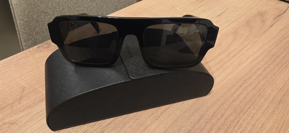 Слънчеви очила Prada