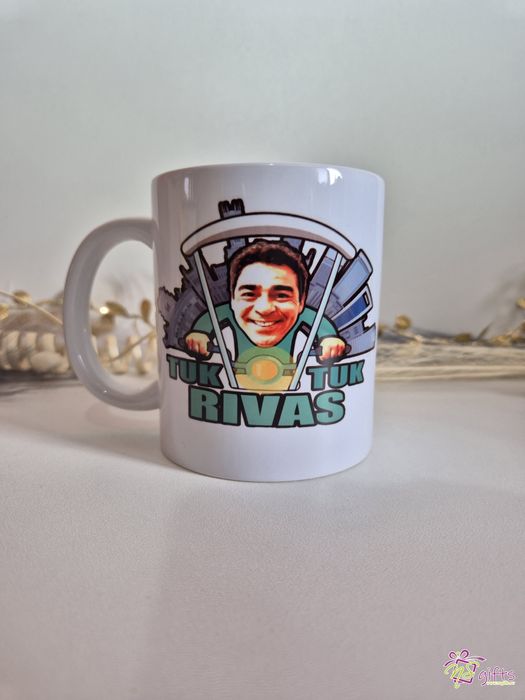 Ключодържатели и чаши за феновете на Новите съседи