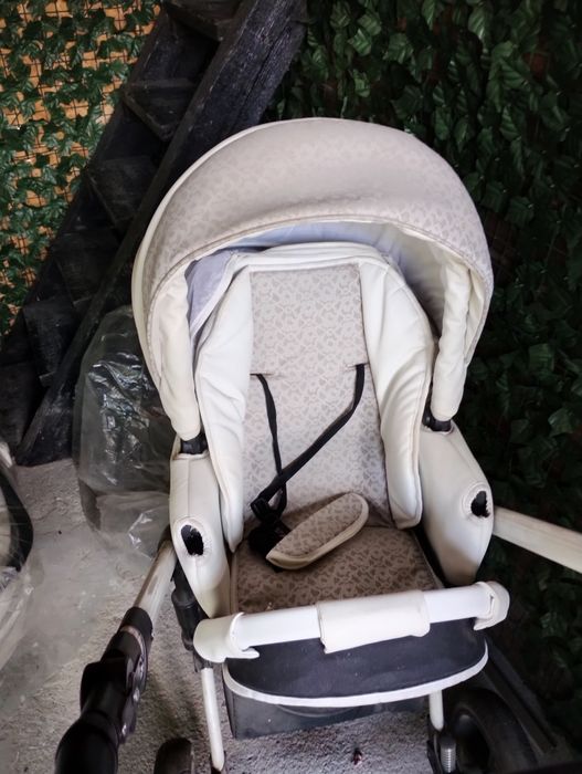 Продавам бебешка количка