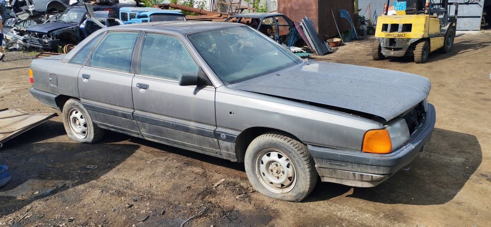 Ауди 100 по запчастям