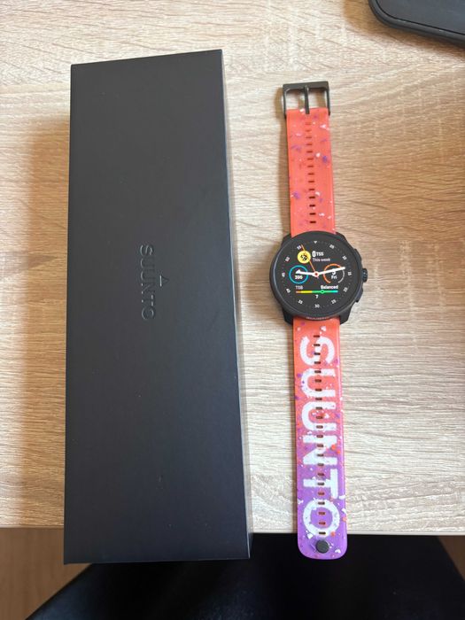 Часовник Suunto Race S