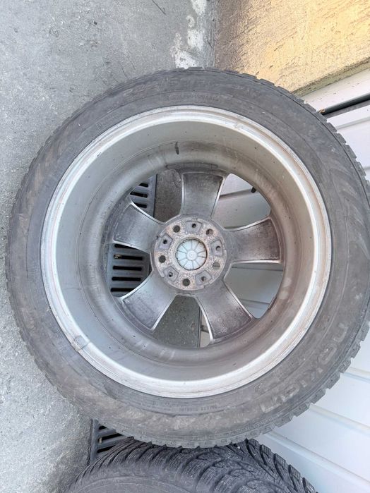 Оригинални BMW Style 122 17 инча със зимни гуми Nokian – E60/E61 xDrive