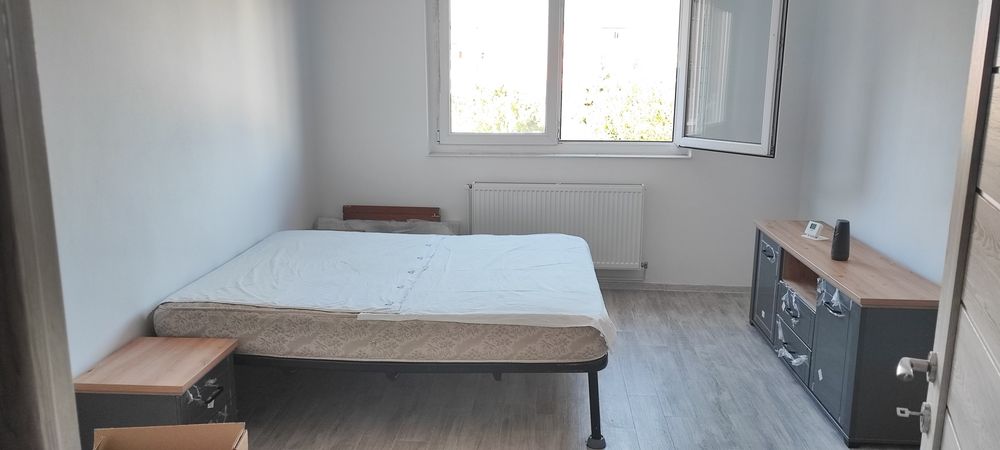 Garsoniera de vânzare
