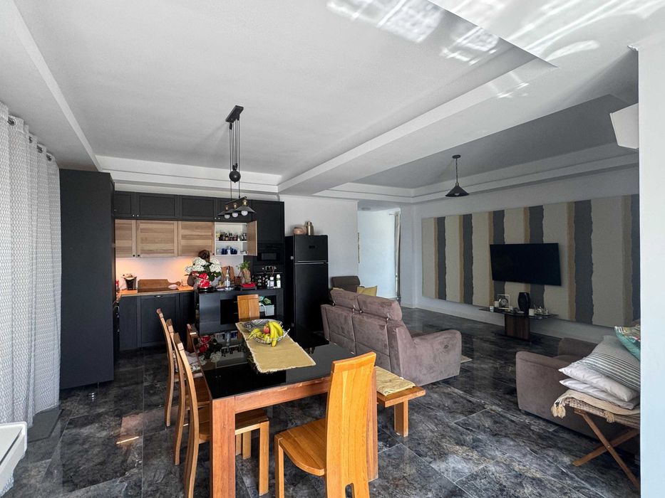 Penthouse exclusivist la malul mării – 400 mp tot etajul
