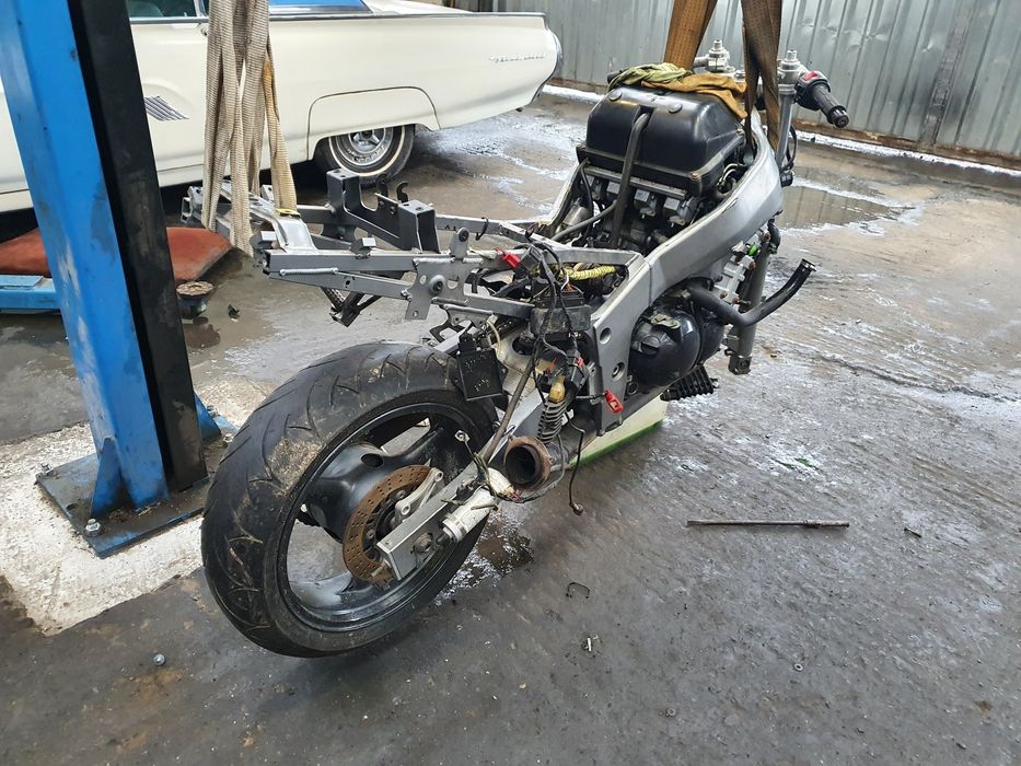 Dezmembrari Kawasaki Ninja ZX-6R (1995-2021) 0.6i 16-valve DOHC Benzi