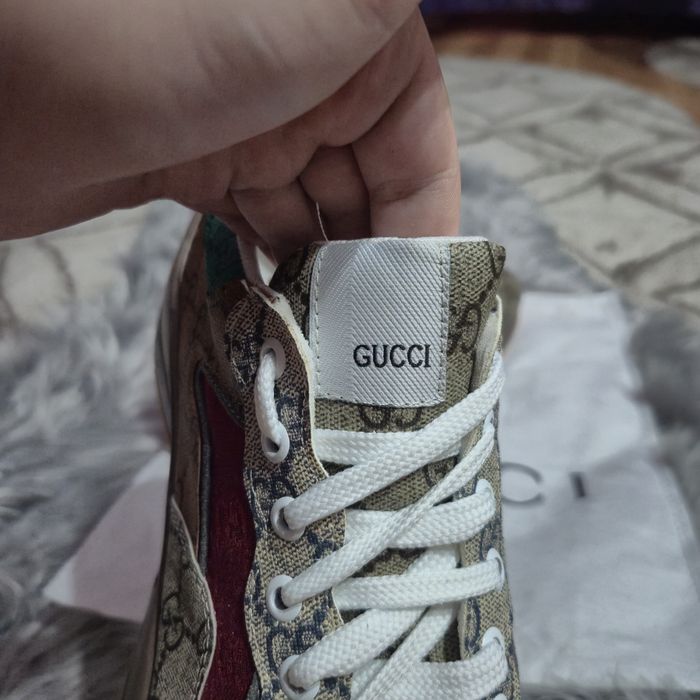 Adidasi model deosebit