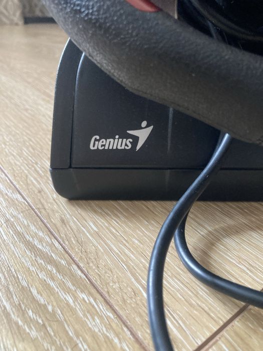Игровой руль Genius