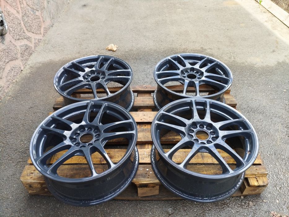 Продам оригинальные диски r 17 RAYS
