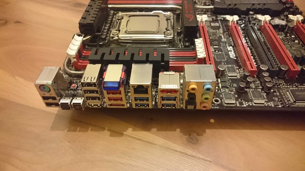 ASUS RAMPAGE IV Extreme LGA2011 + Intel Core i7-4930K + 32GB DDR3