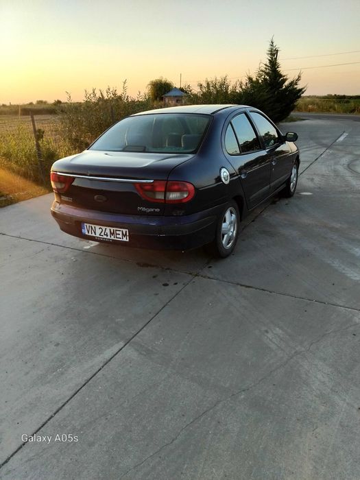 Vând Renault megane