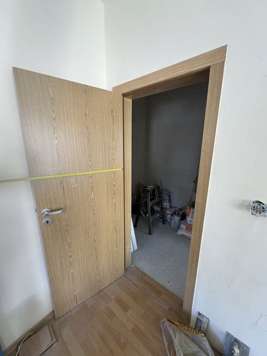 Интериорна врата – фурнир дъб, с каса и дръжка