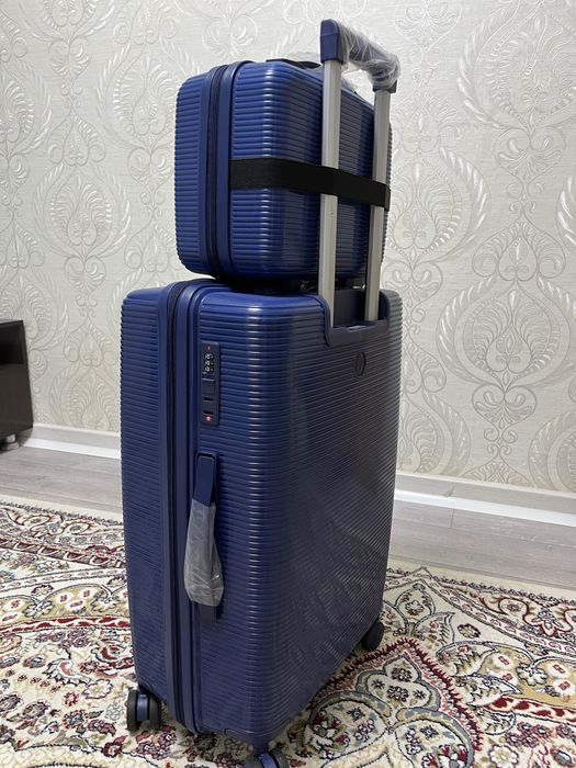 Чемодан M + кейс (набор) новый