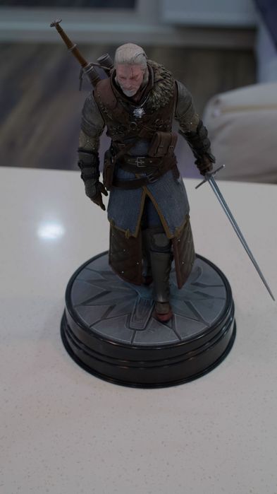 Фигурка Геральта от Dark Horse