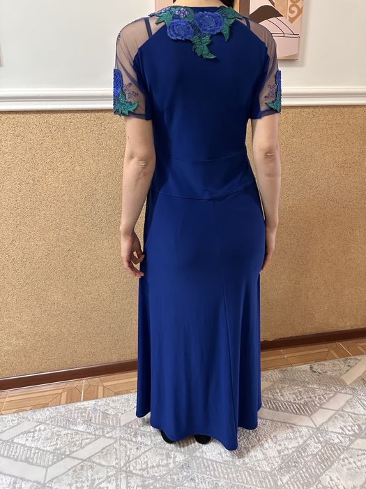 Продается вечерние платья