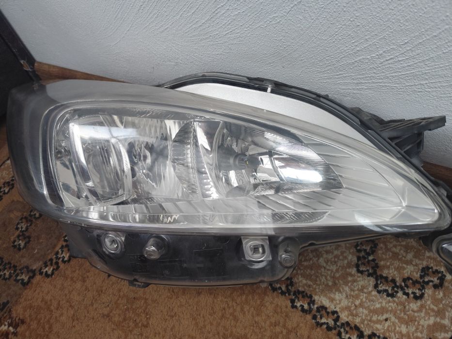 Фарове за Пежо 508