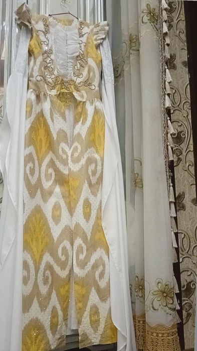 Kelinlar uchun ansambil yangi +sirg'a qushib beriladi