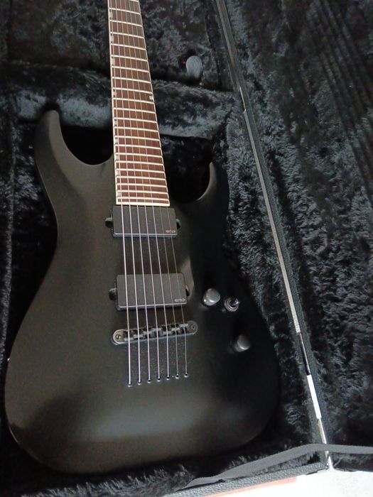 Schimb chitara cu  strat mexic