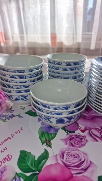 Пиялки с тарелками