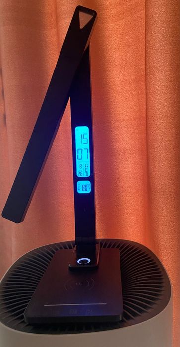 Lampa led si suport de incarcare telefon ,fara fir